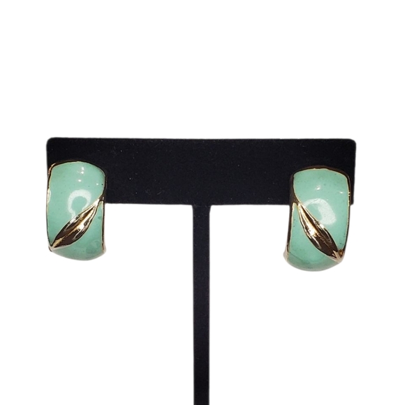 Vintage Unsigned Gold-Tone Mint Green Enamel Post Back Earrings - Picture 1 of 11